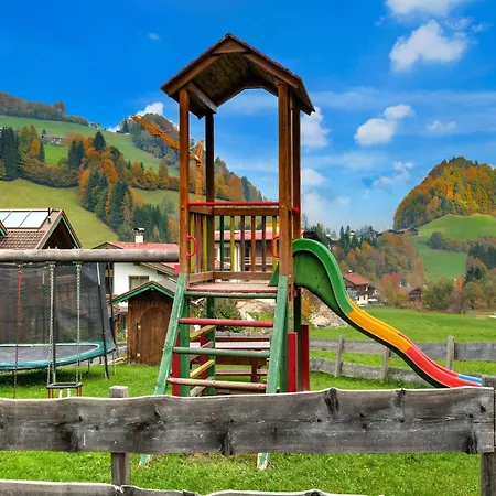 Village Wildschoenau Family Chalet, Cleaning Included * 涅德劳